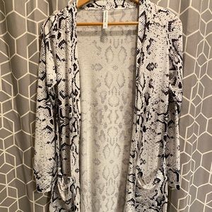 Snake skin light weight cardigan